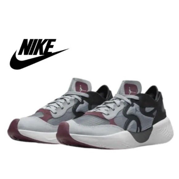 Athletic_Shoes